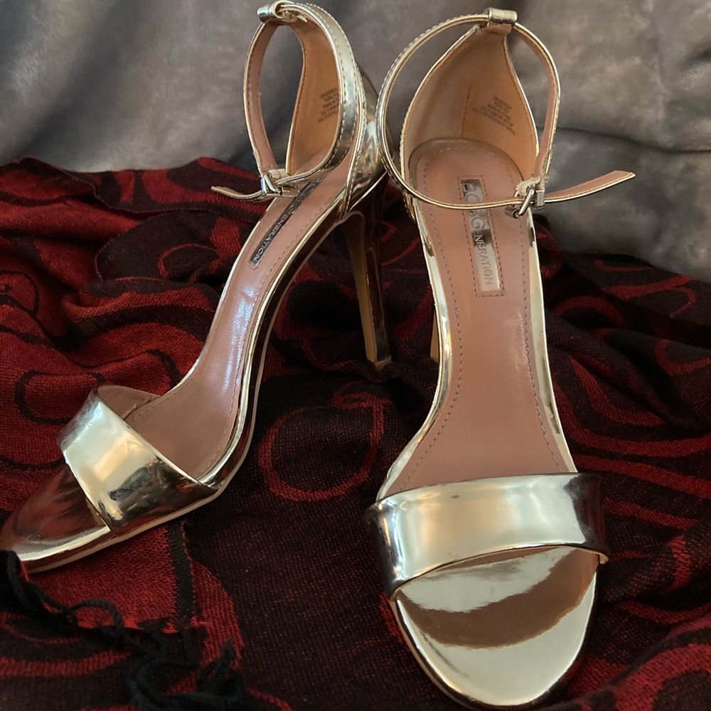 BCNGeneration - beautiful, gold, worn-once, special-occasion sandals.  Size 7.5